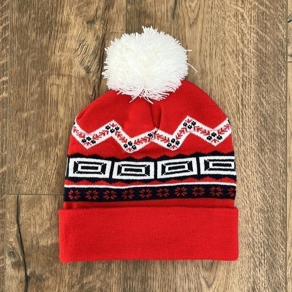 Beefeater London Pom Beanie Toque - Picture 2 of 4